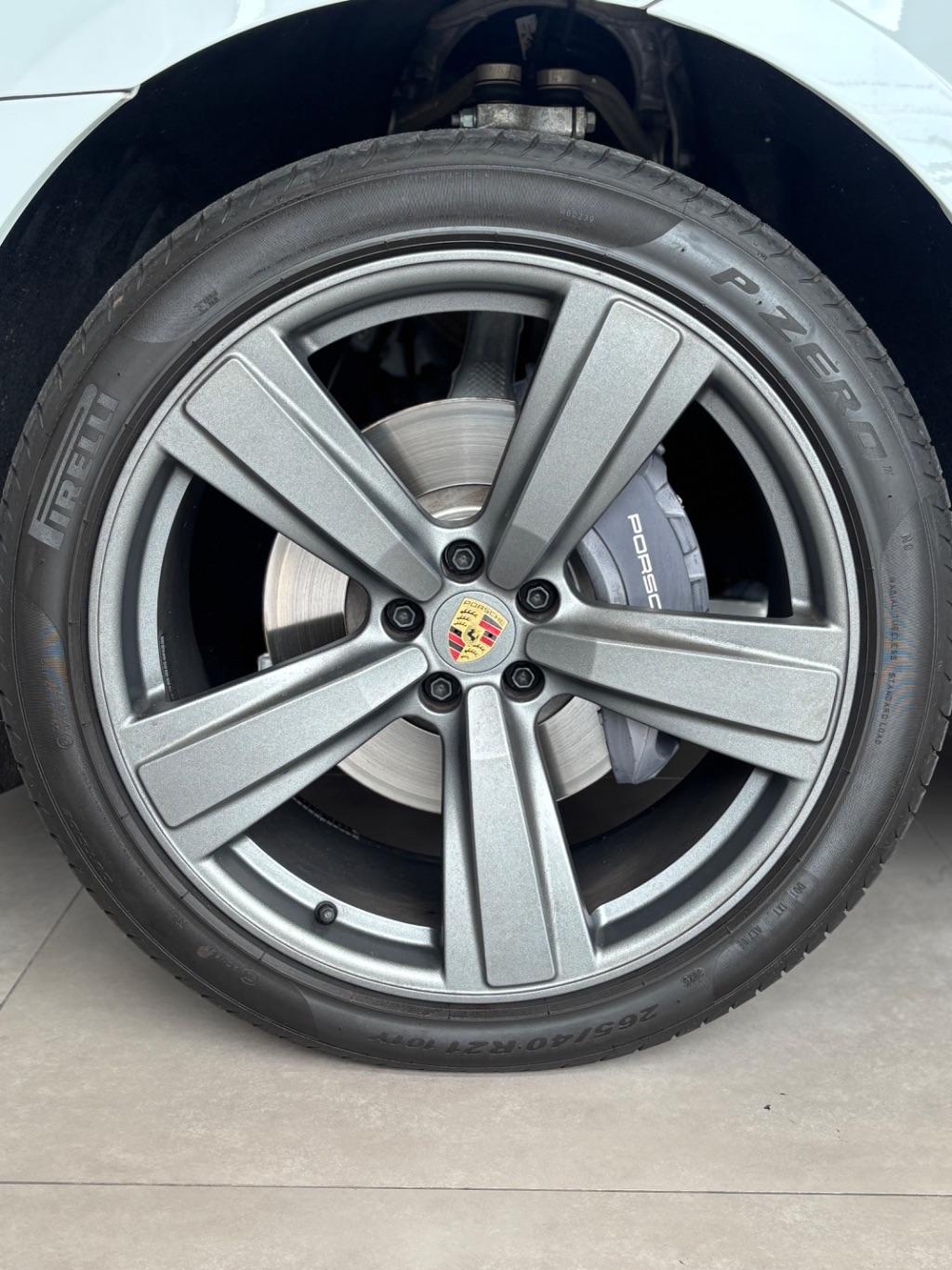 PORSCHE Macan - Foto