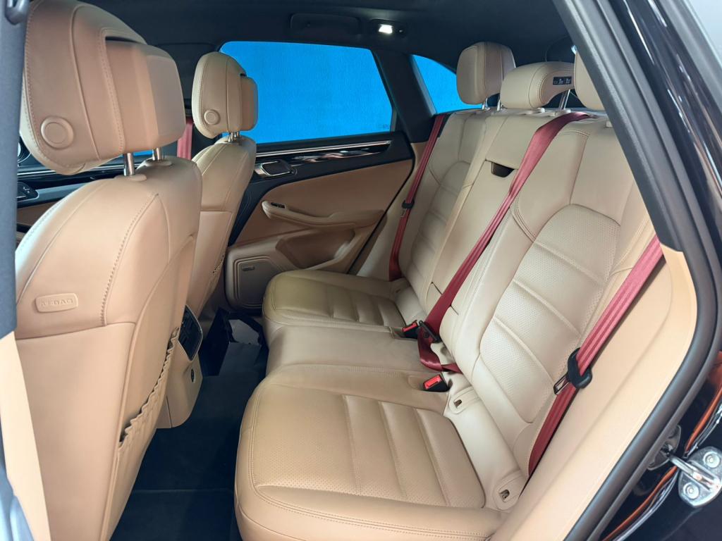 PORSCHE Macan - Foto