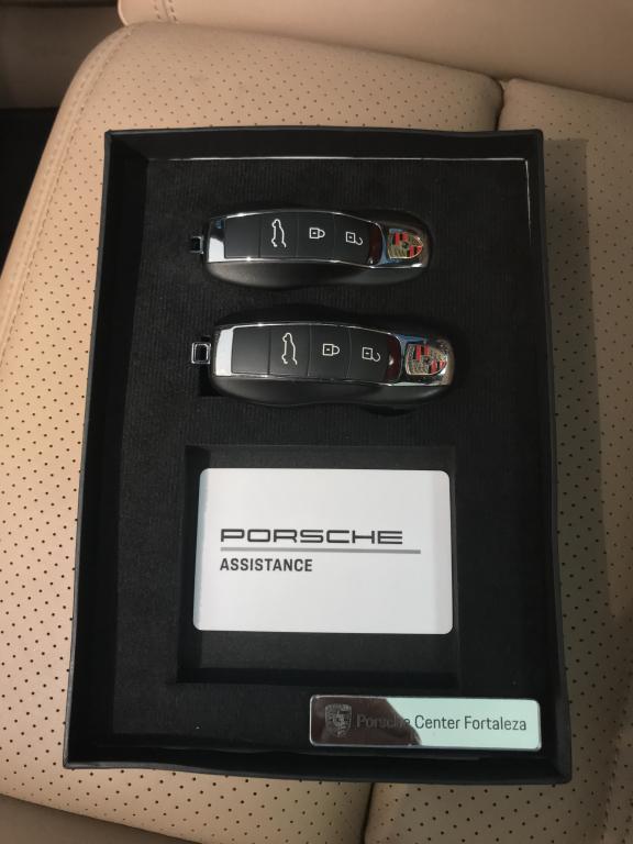 PORSCHE Macan - Foto