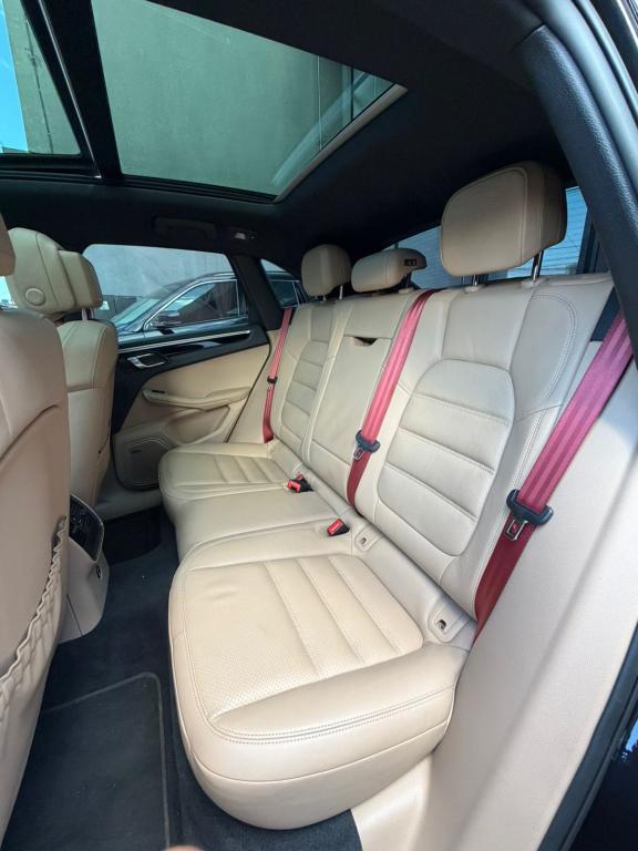 PORSCHE Macan - Foto