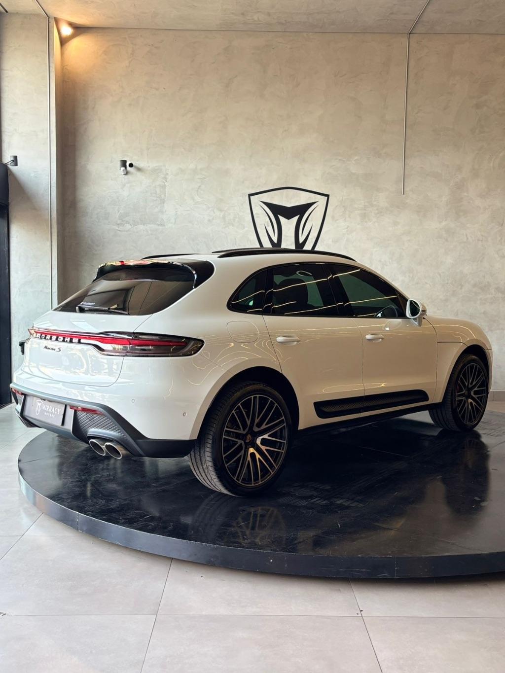 PORSCHE Macan - Foto