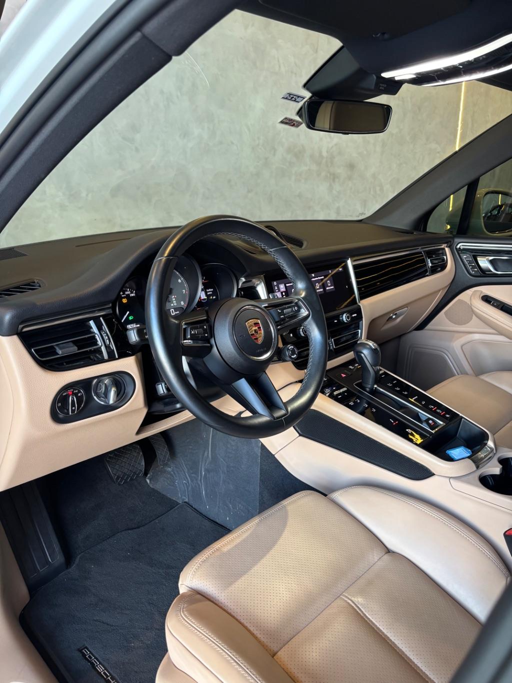 PORSCHE Macan - Foto