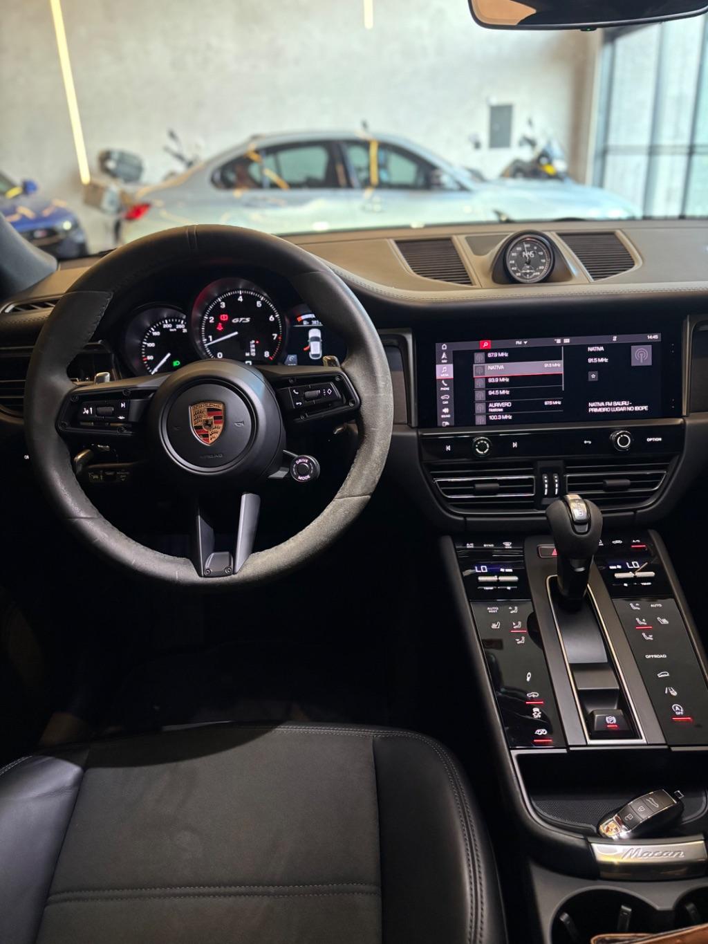 PORSCHE Macan - Foto