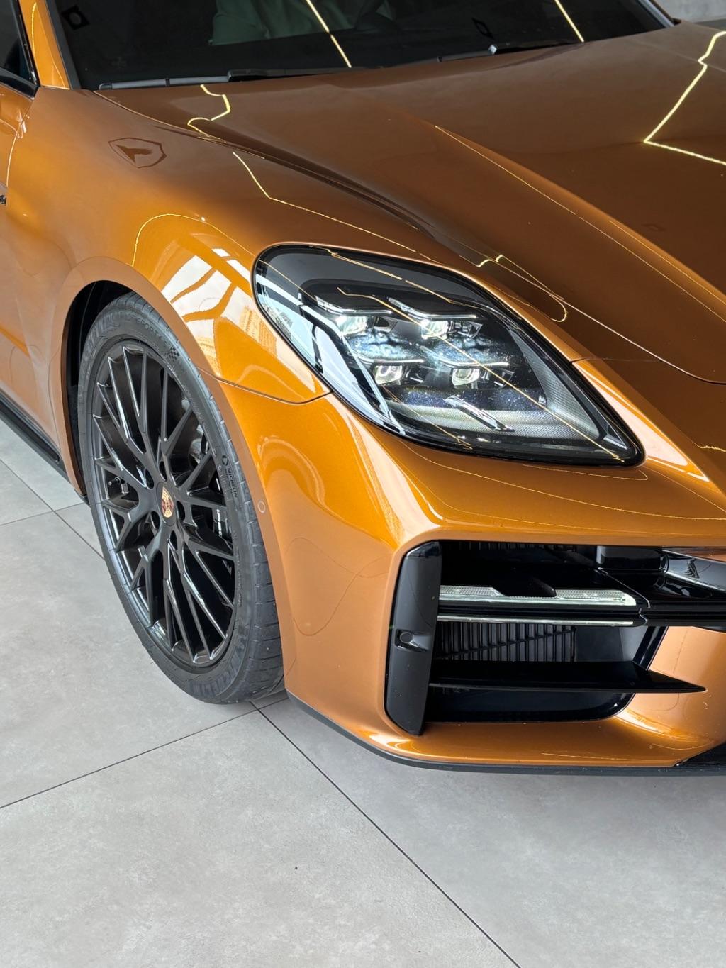PORSCHE Panamera - Foto