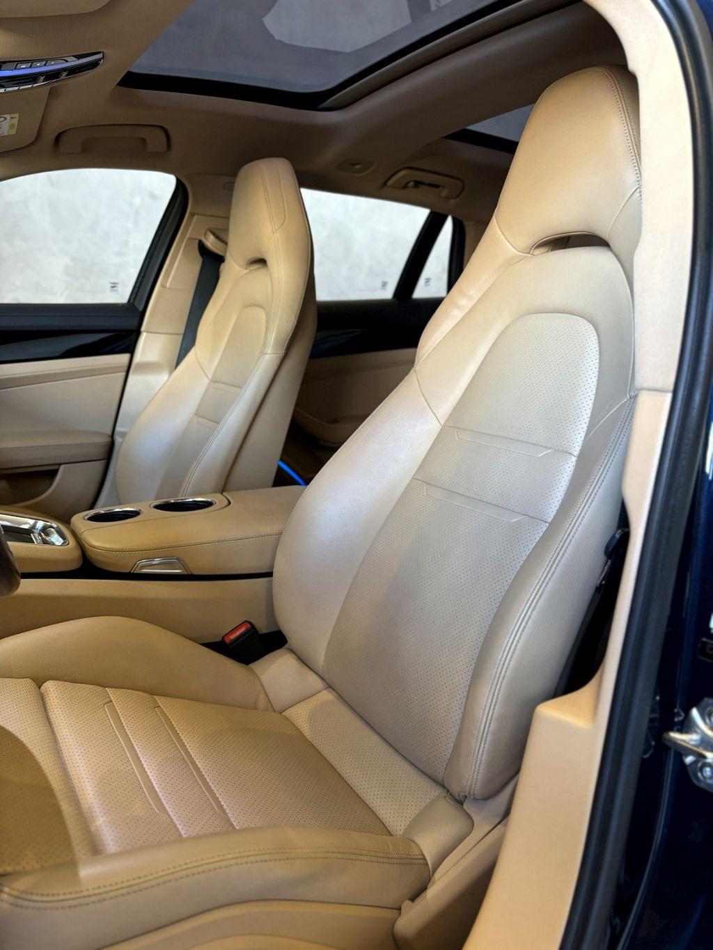 PORSCHE Panamera - Foto