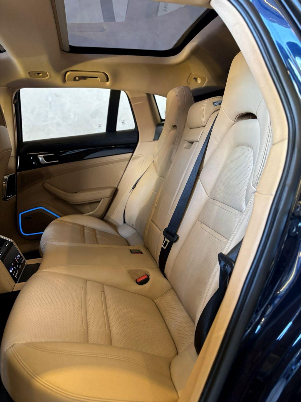 PORSCHE Panamera - Foto