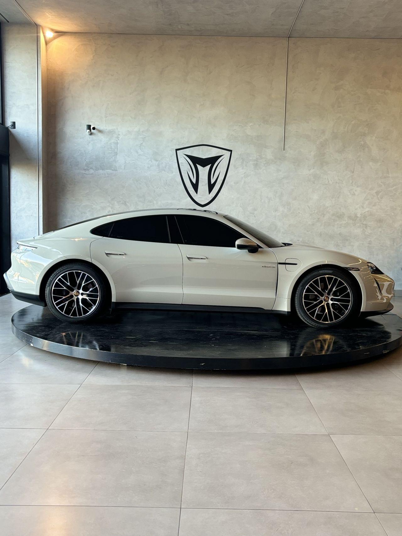 PORSCHE Taycan - Foto