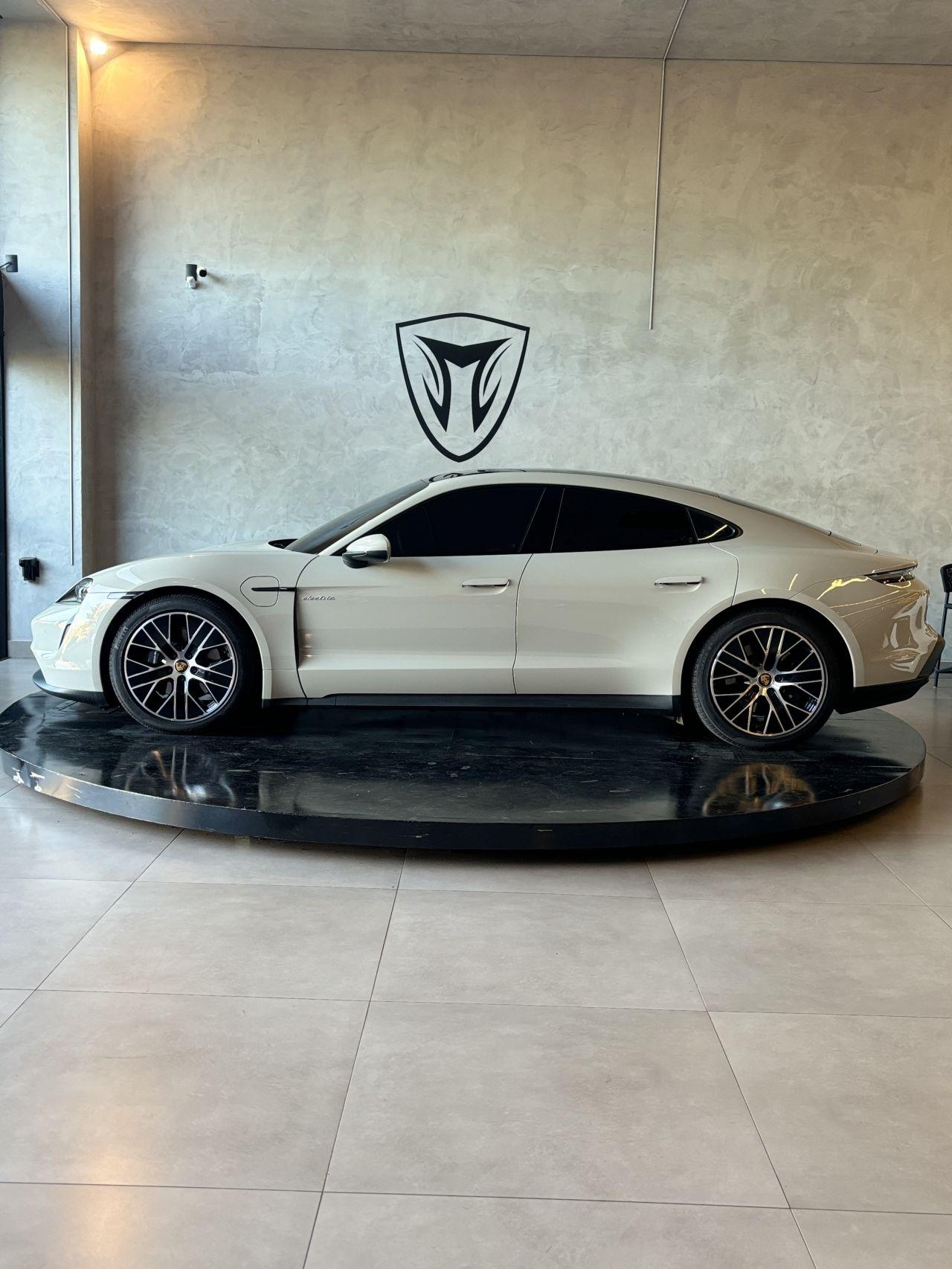 PORSCHE Taycan - Foto