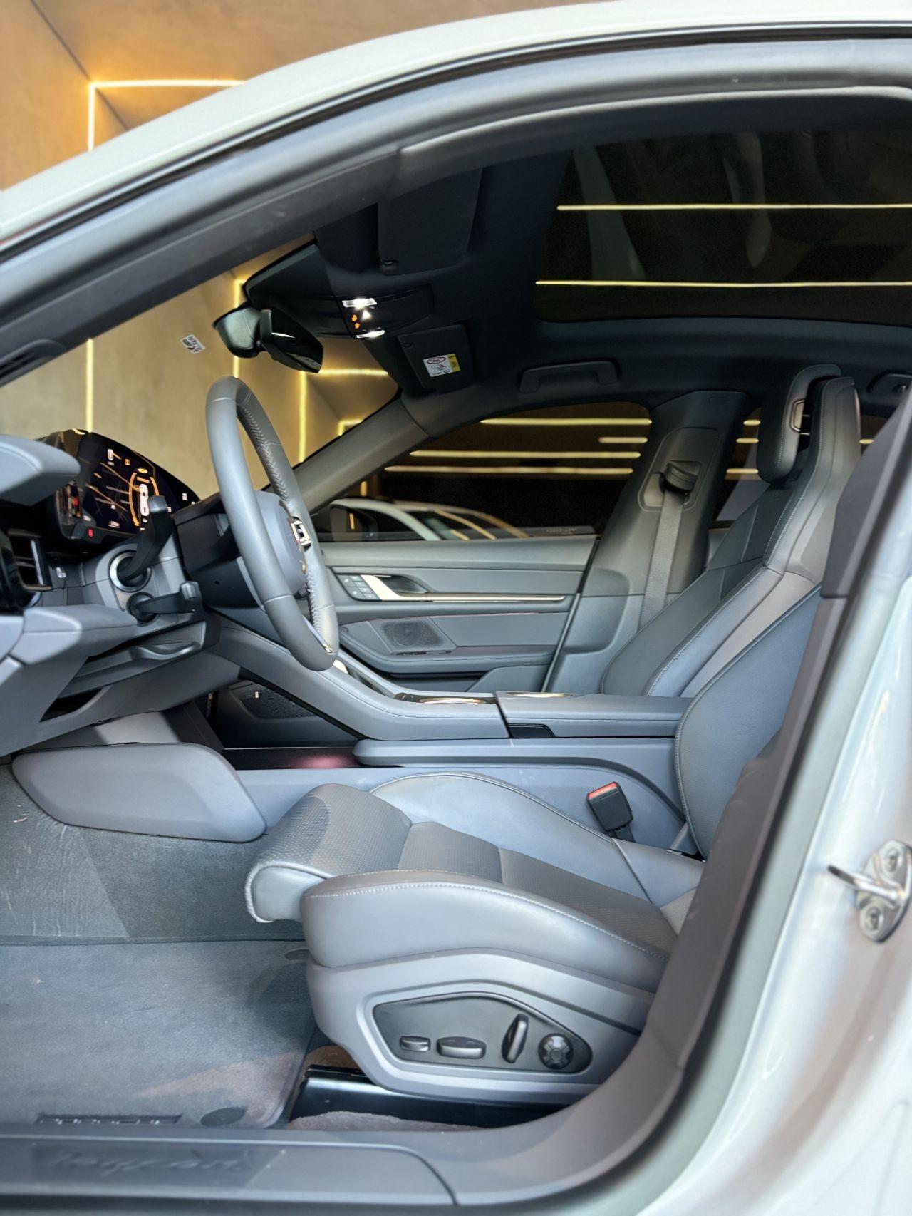 PORSCHE Taycan - Foto