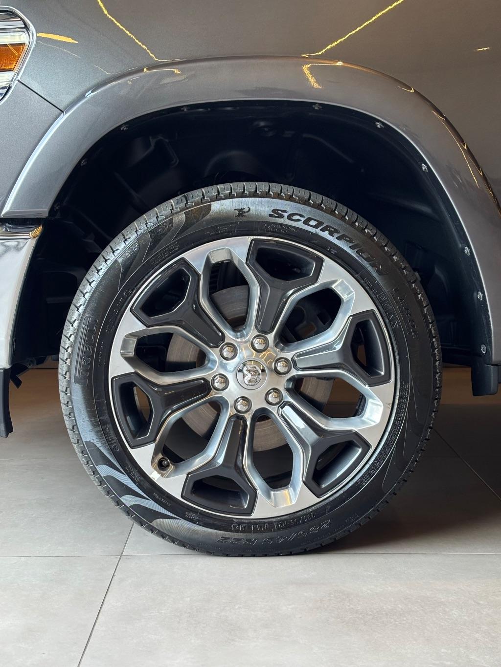 RAM 1500 - Foto