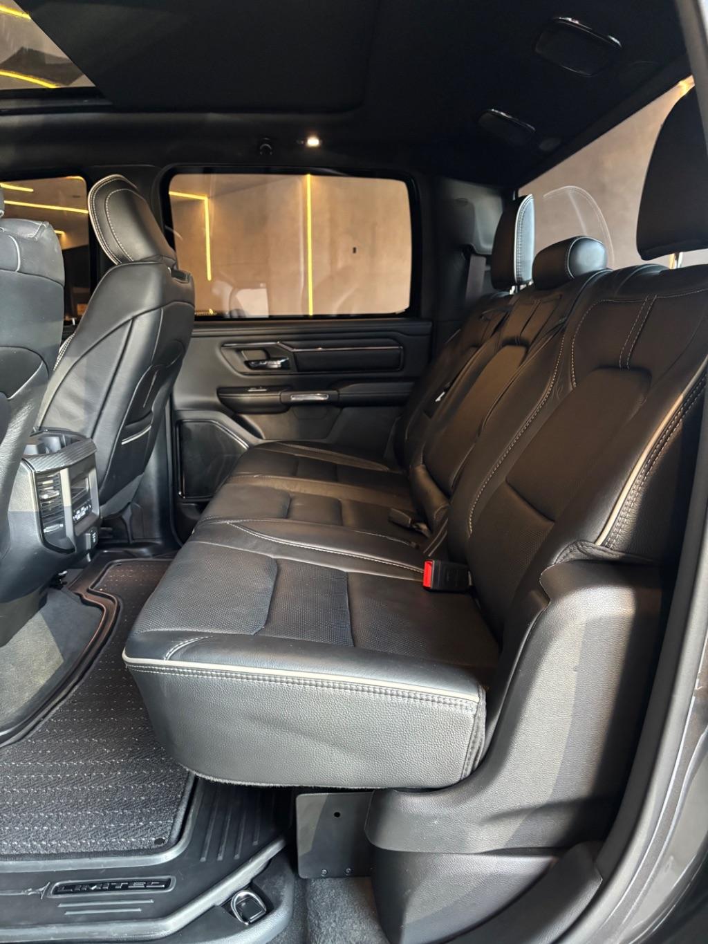 RAM 1500 - Foto