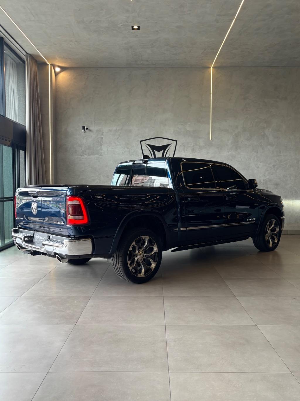 RAM 1500 - Foto