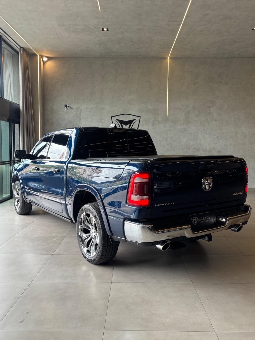 RAM 1500 - Foto