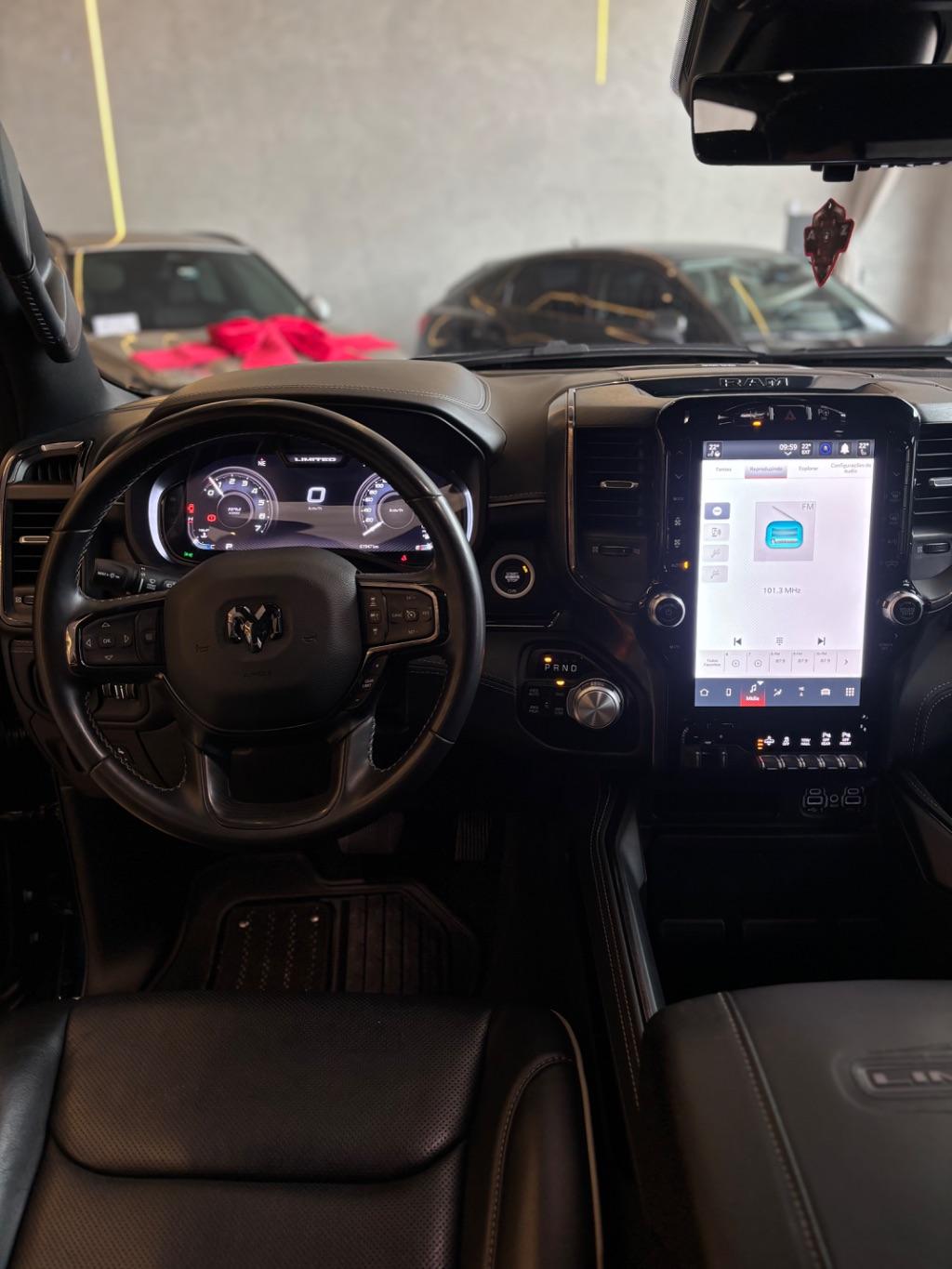 RAM 1500 - Foto