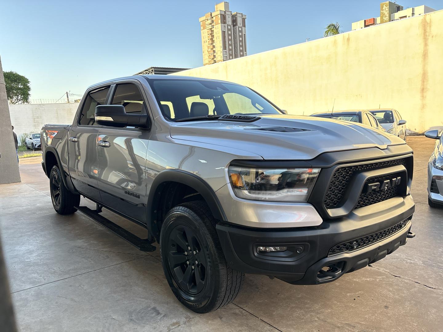 RAM 1500 - Foto
