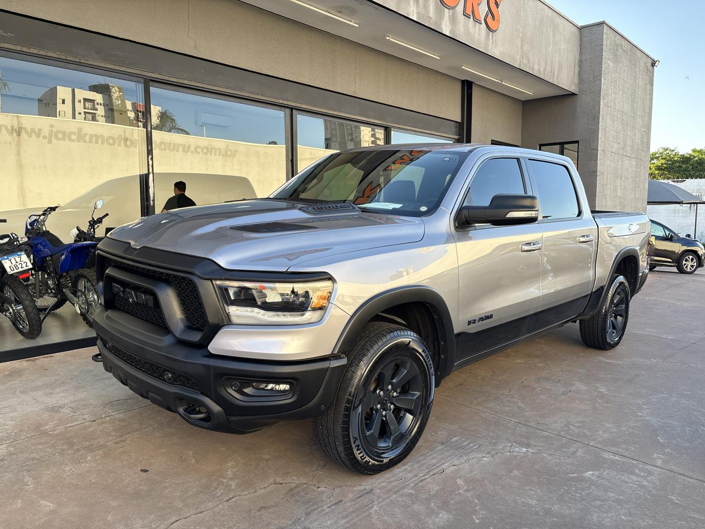 RAM 1500 - Foto