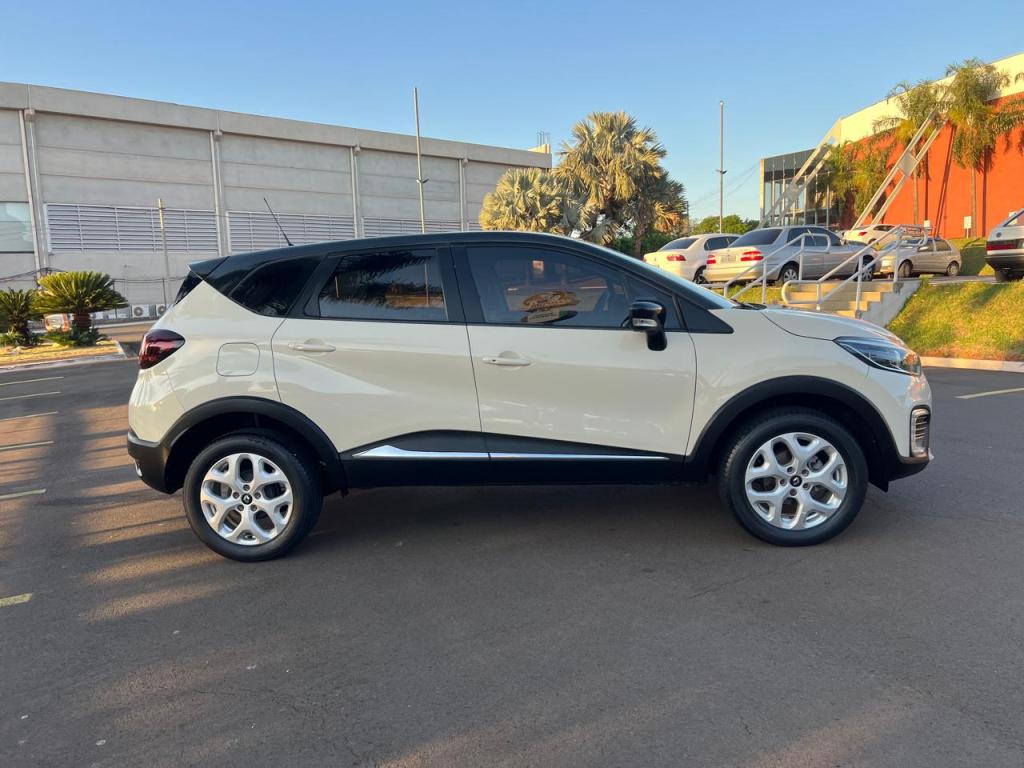 RENAULT Captur - Foto