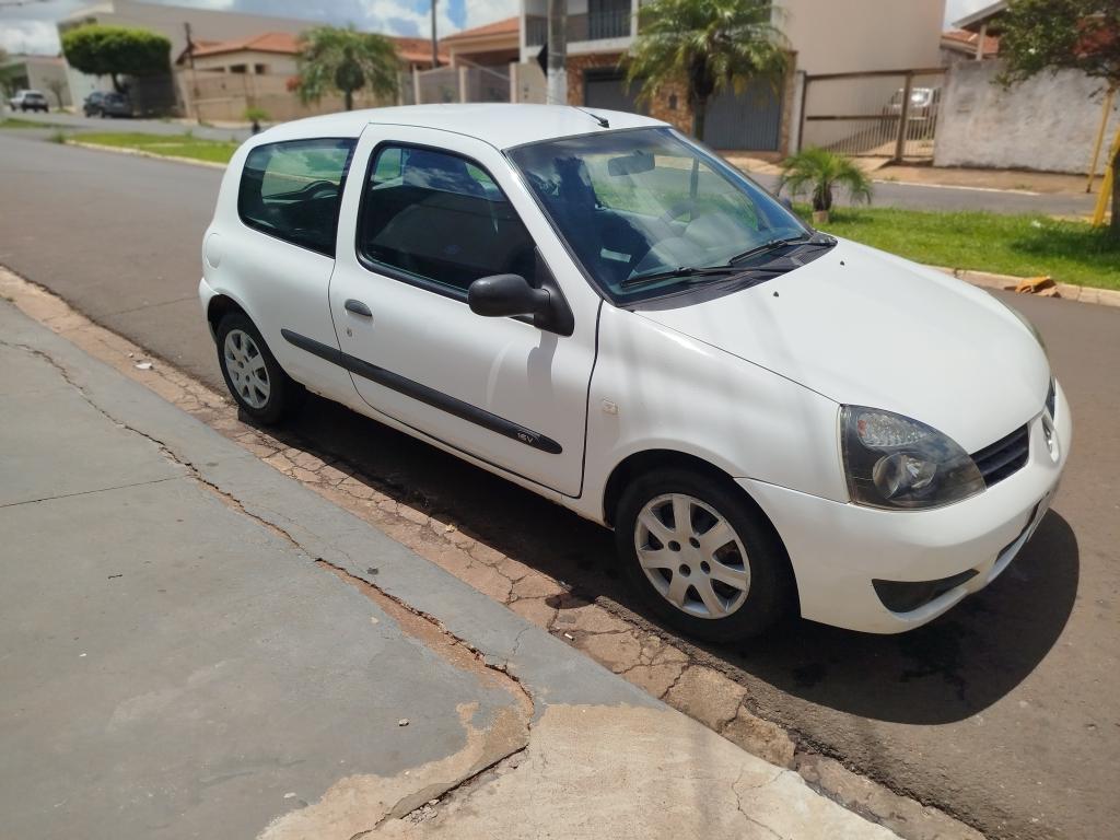 RENAULT Clio Hatch - Foto