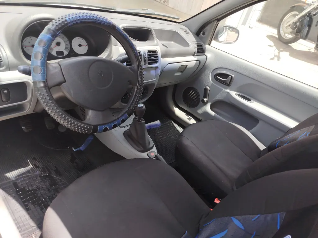 RENAULT Clio Hatch - Foto