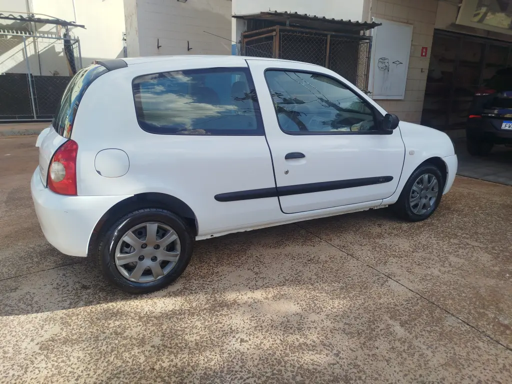 RENAULT Clio Hatch - Foto