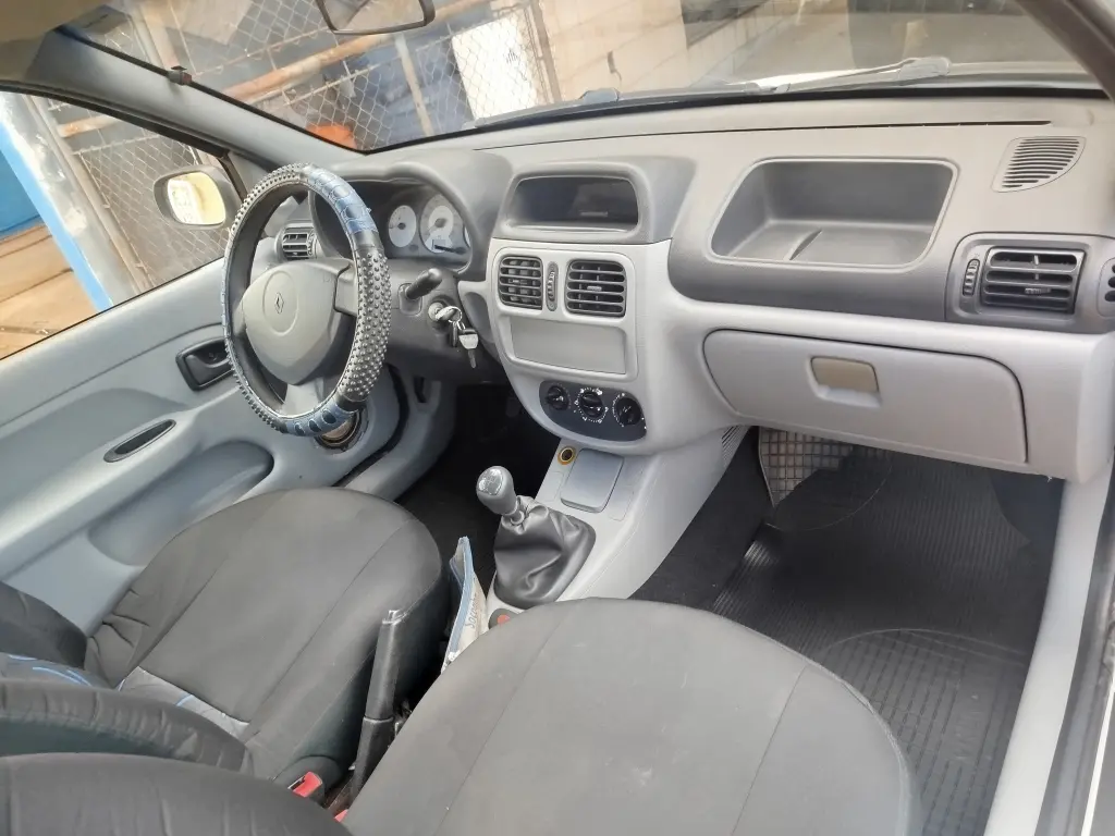 RENAULT Clio Hatch - Foto