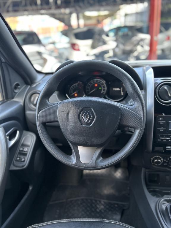 RENAULT Duster - Foto