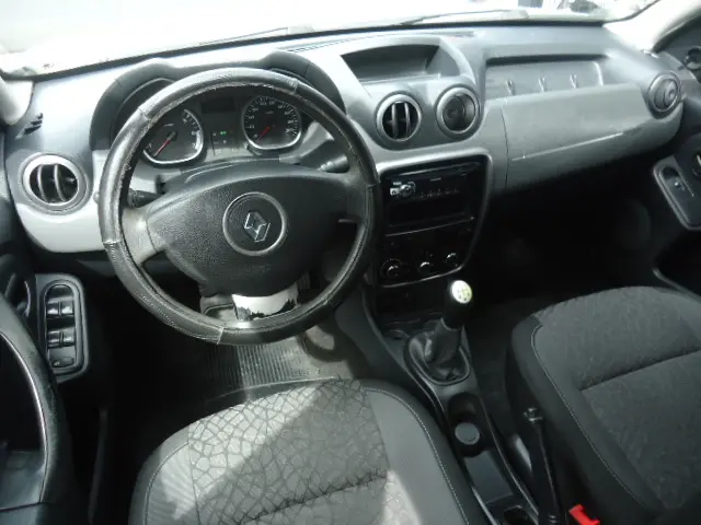 RENAULT Duster - Foto