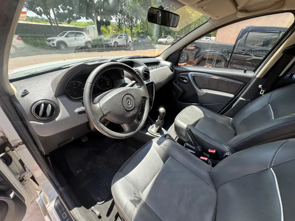 RENAULT Duster - Foto