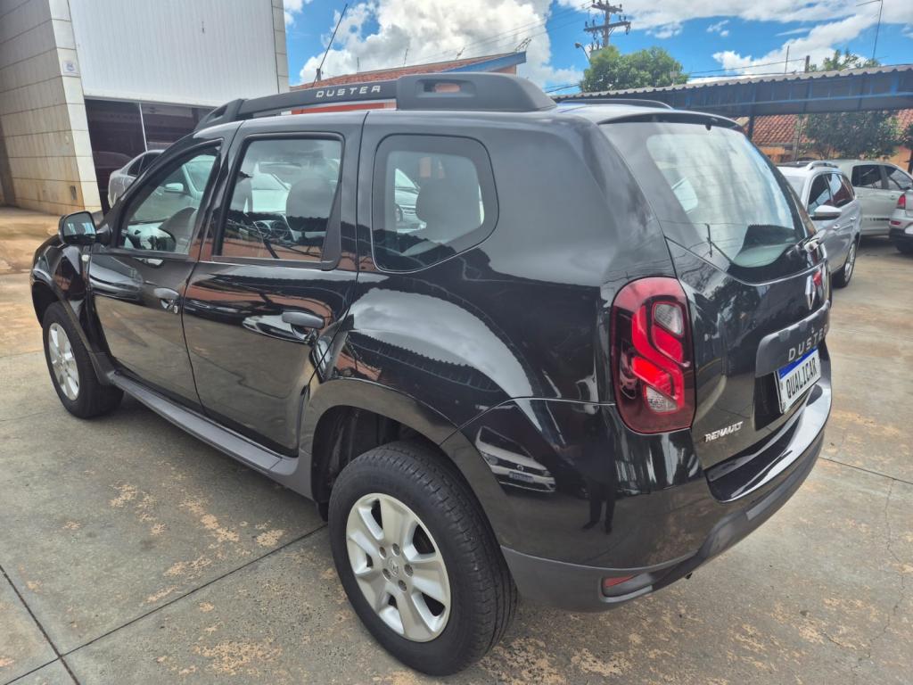 RENAULT Duster - Foto