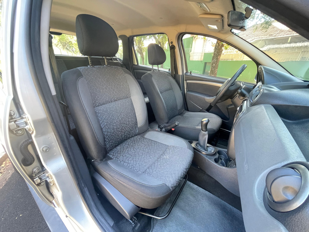 RENAULT Duster - Foto
