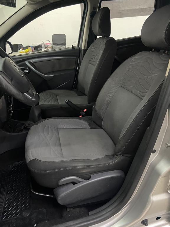 RENAULT Duster - Foto