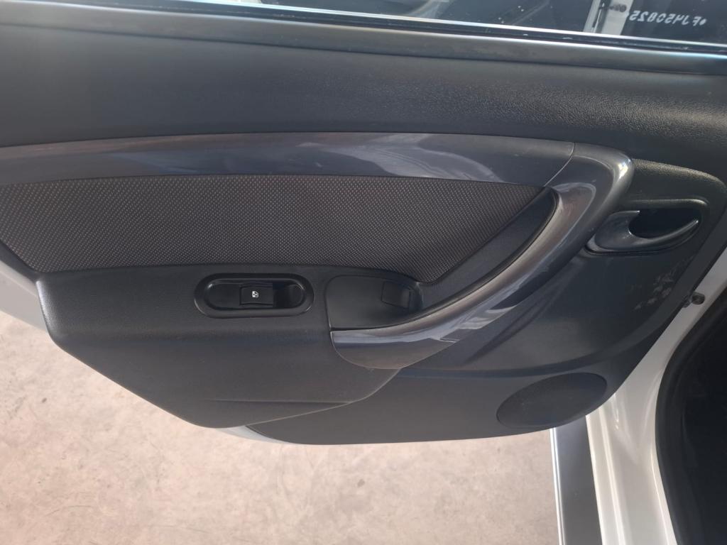 RENAULT Duster - Foto