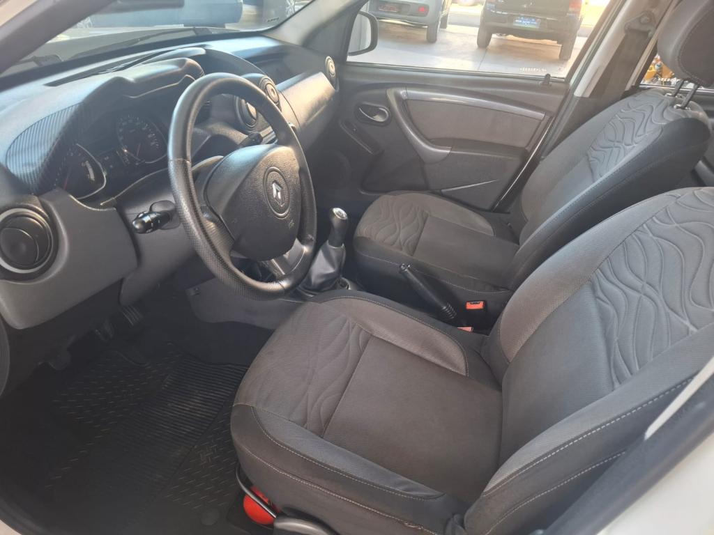 RENAULT Duster - Foto