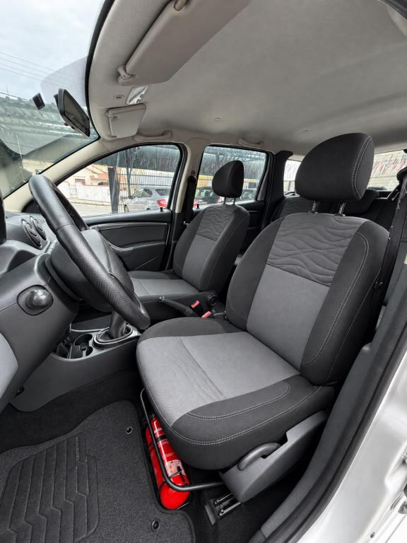 RENAULT Duster - Foto