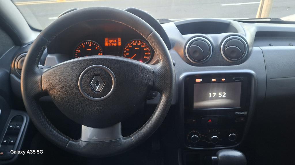 RENAULT Duster - Miniatura