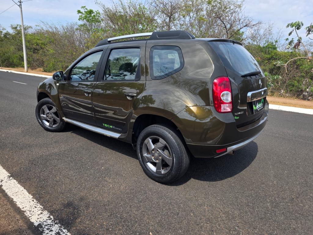 RENAULT Duster - Foto