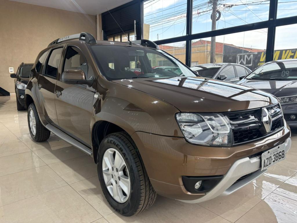 RENAULT Duster - Miniatura