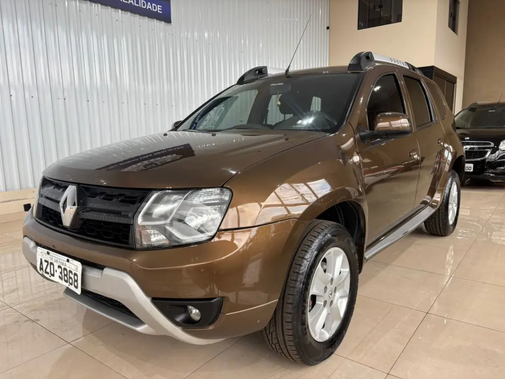 RENAULT Duster - Miniatura