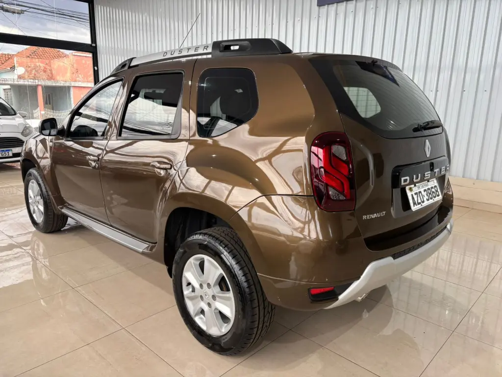 RENAULT Duster - Miniatura