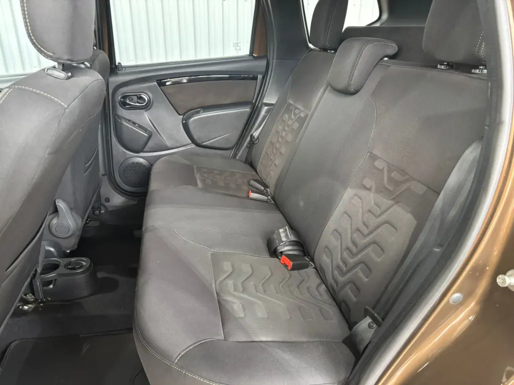 RENAULT Duster - Miniatura