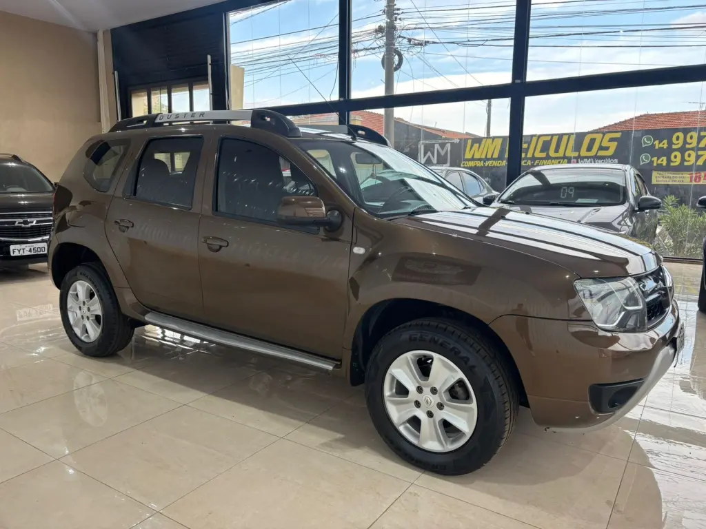 RENAULT Duster - Miniatura