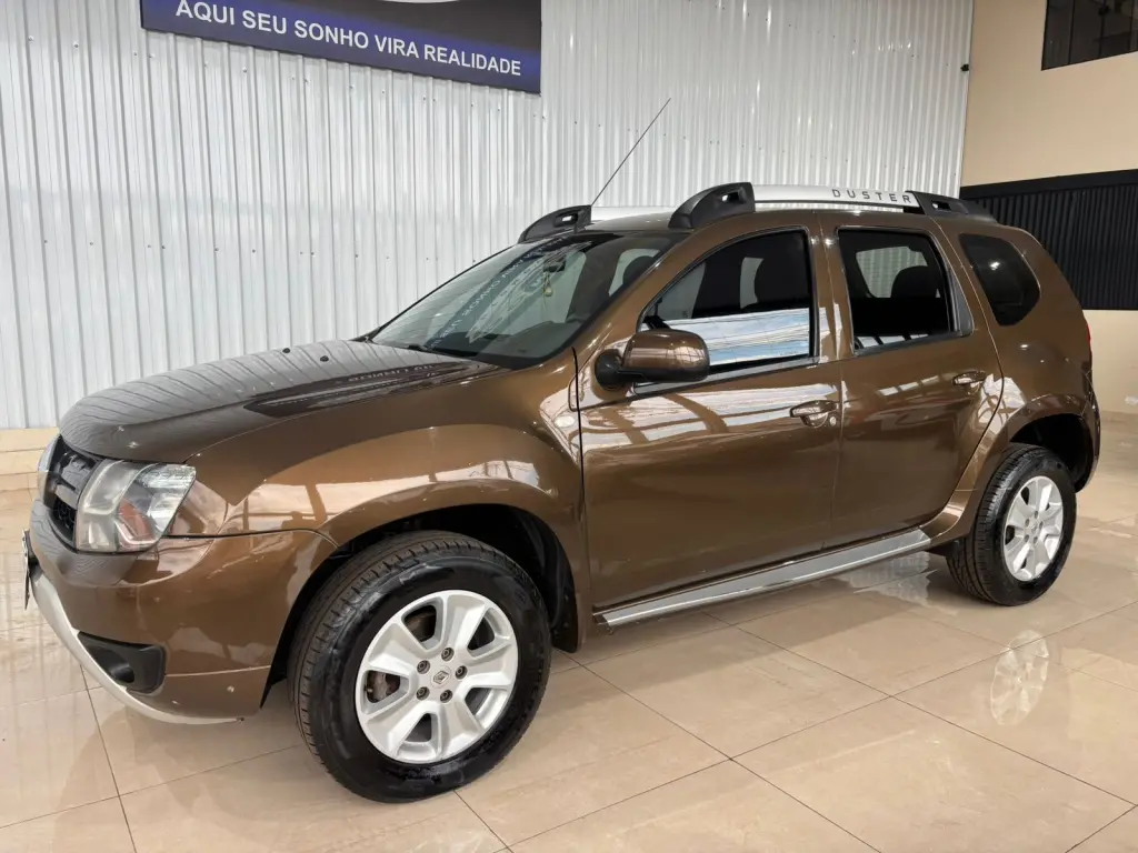 RENAULT Duster - Miniatura