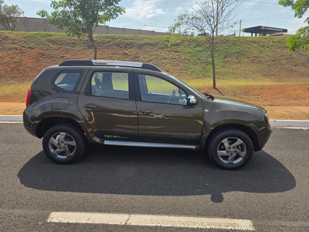 RENAULT Duster - Foto