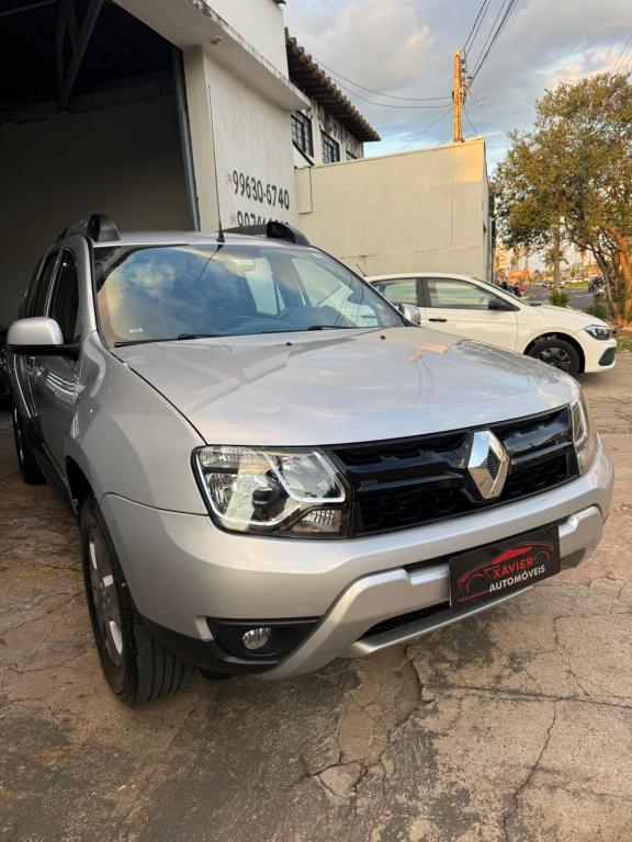RENAULT Duster - Foto