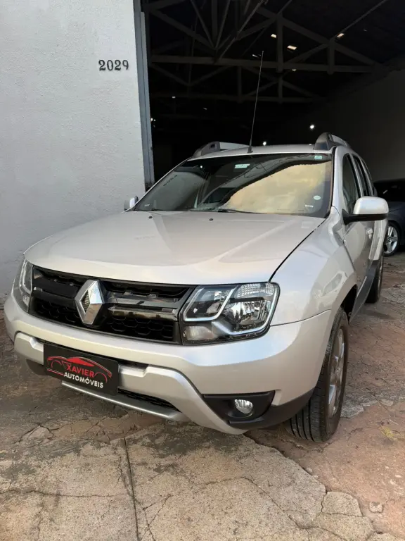 RENAULT Duster