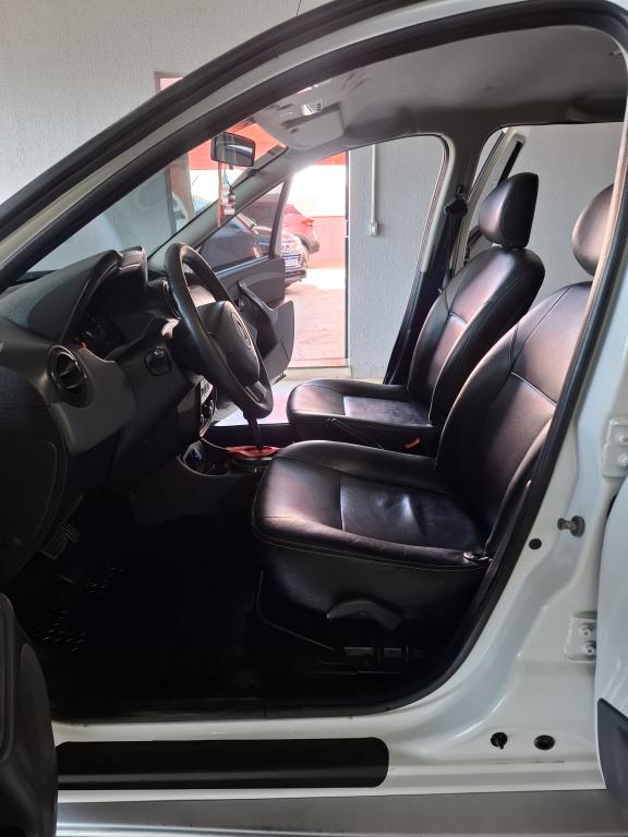 RENAULT Duster - Foto