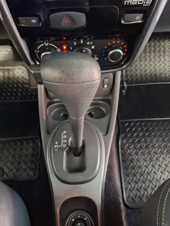 RENAULT Duster - Foto