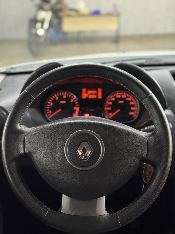 RENAULT Duster - Foto