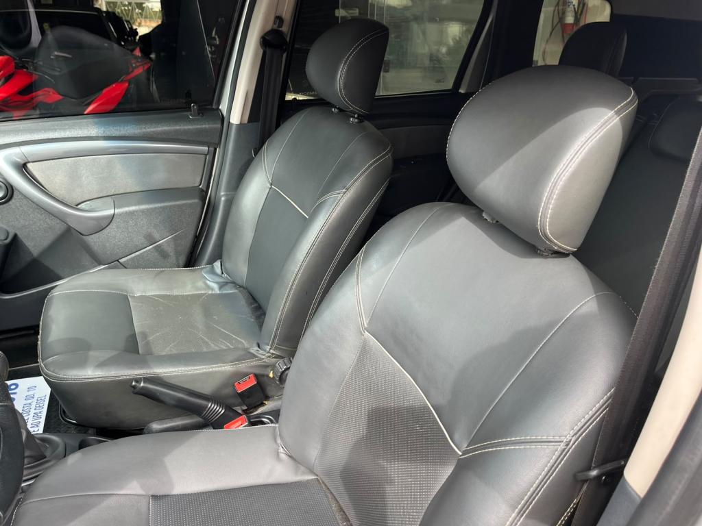 RENAULT Duster - Foto