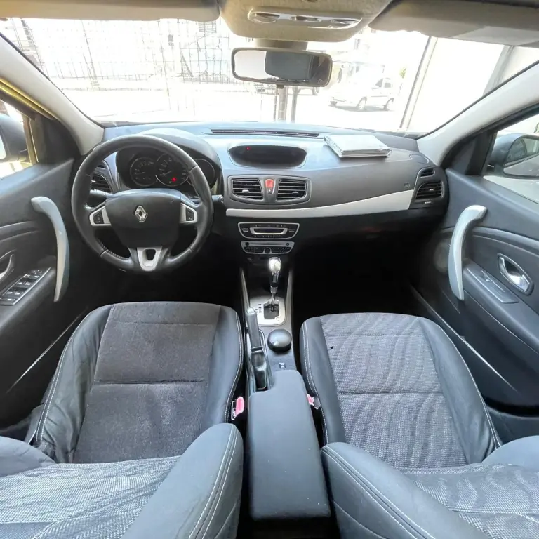 RENAULT Fluence - Foto